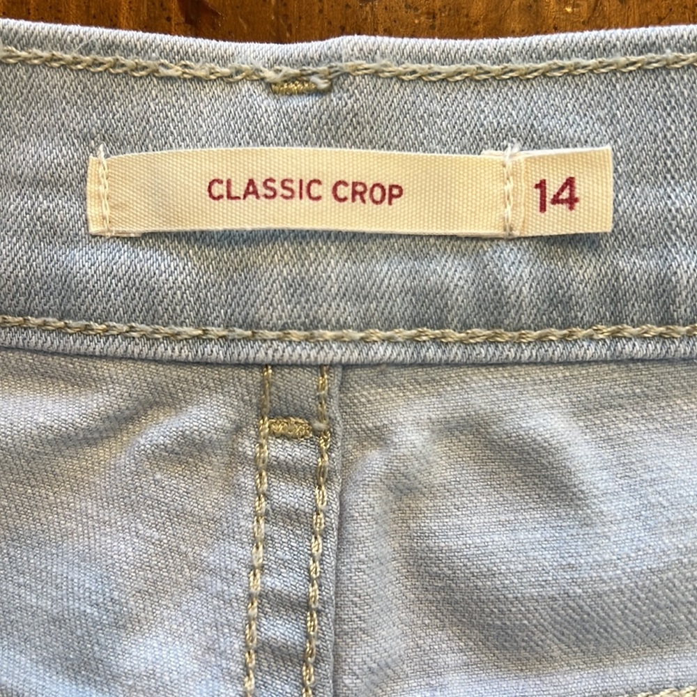 Light Blue Levi Classic Crop Jeans - Picture 7 of 8
